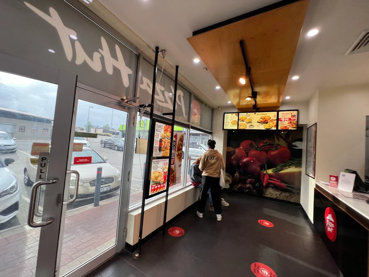 Vibe, Pizza Hut