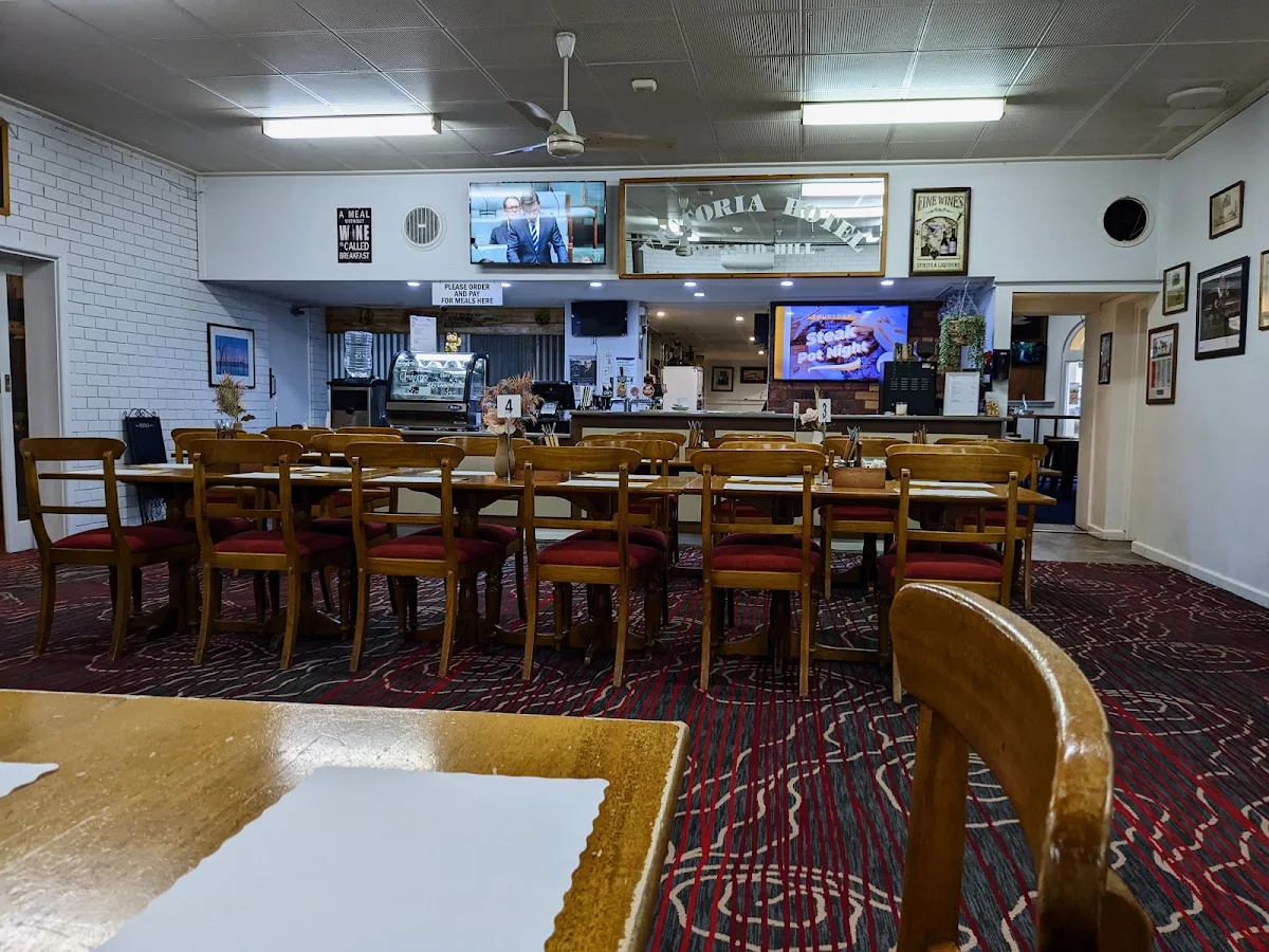 Vibe, Victoria Hotel