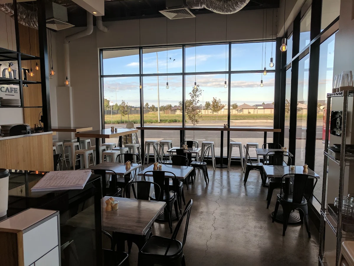 Vibe, Volt Cafe Clyde North
