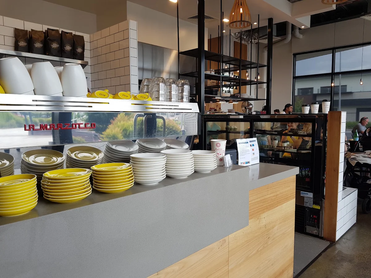 Vibe, Volt Cafe Clyde North