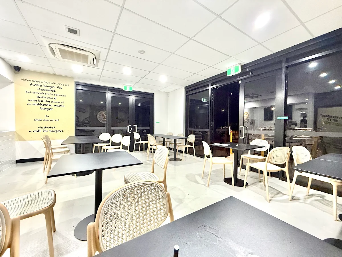 Vibe, LA Burgers and Shakes