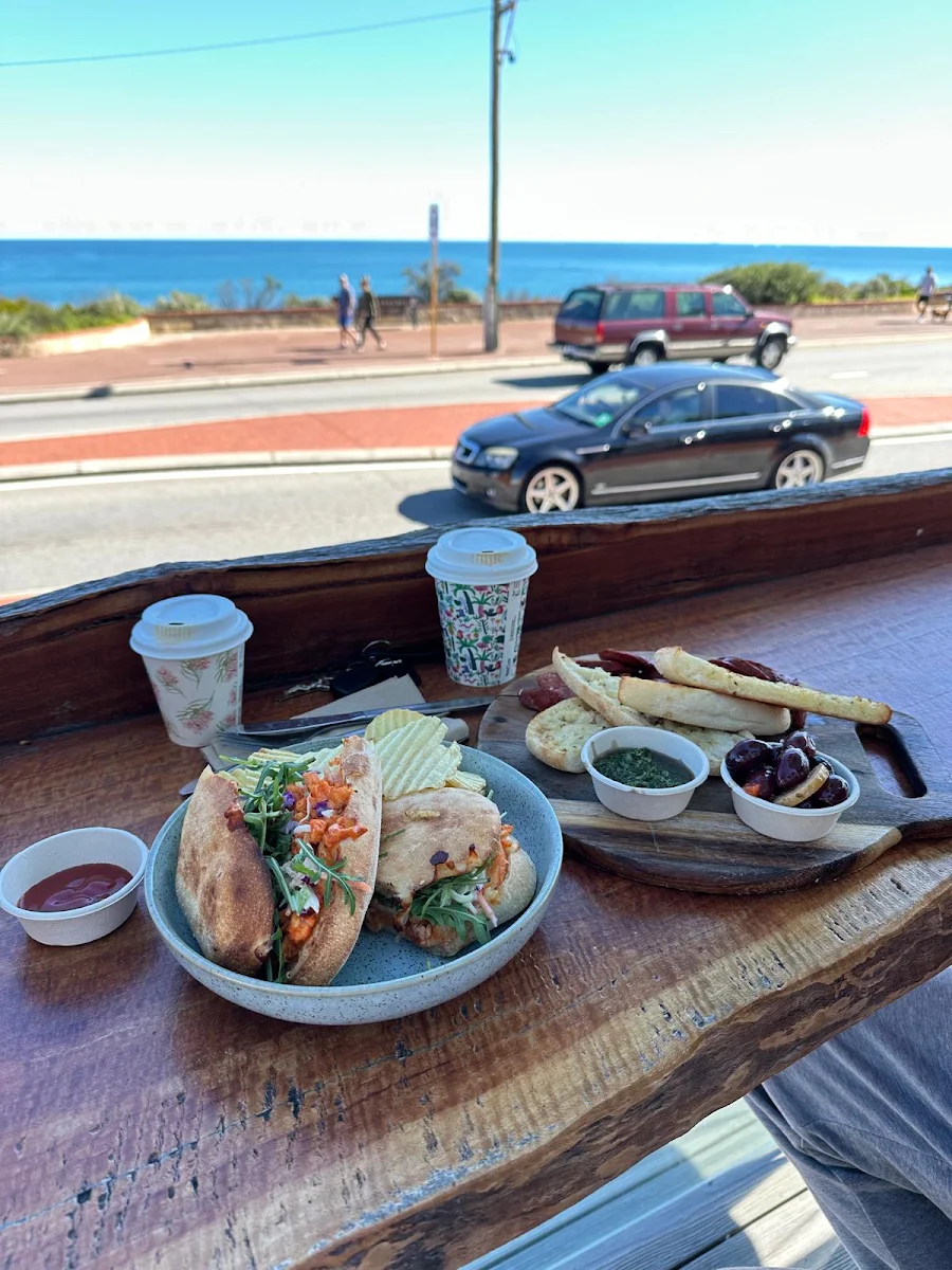 Food & drink, Froth Craft Beach