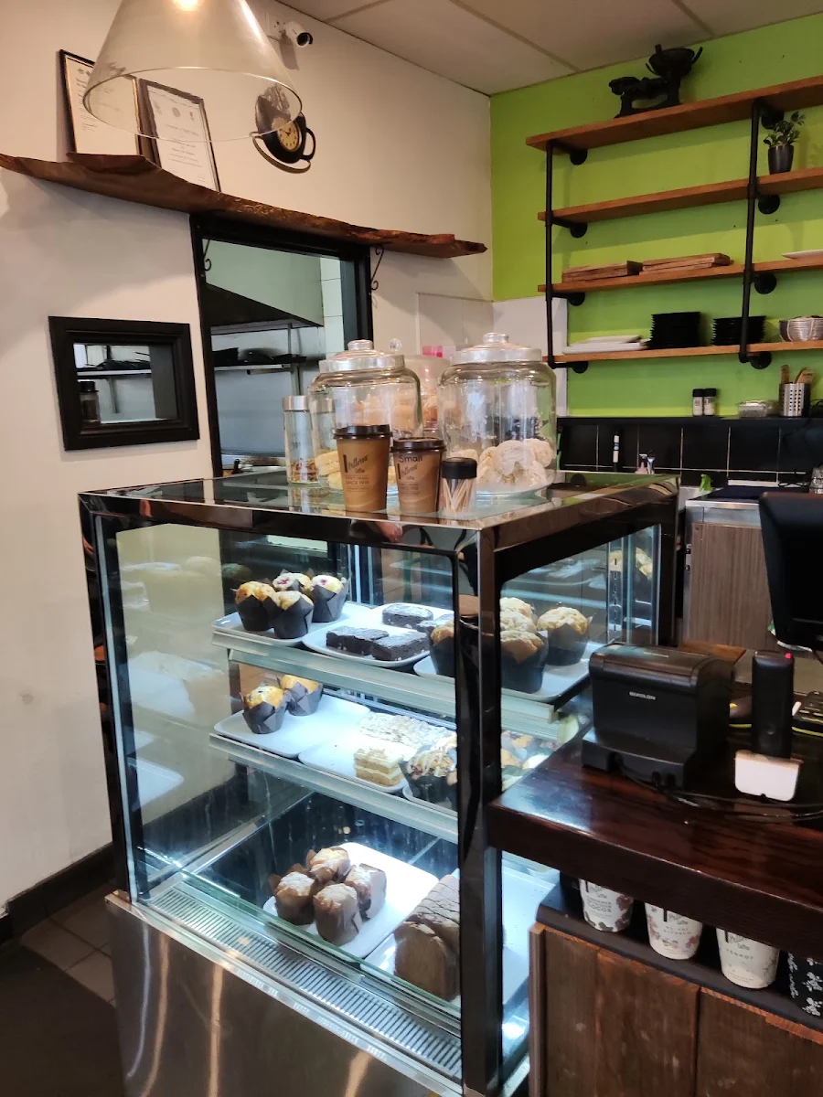 Vibe, Simon's Cafe - Best cafe in Windsor