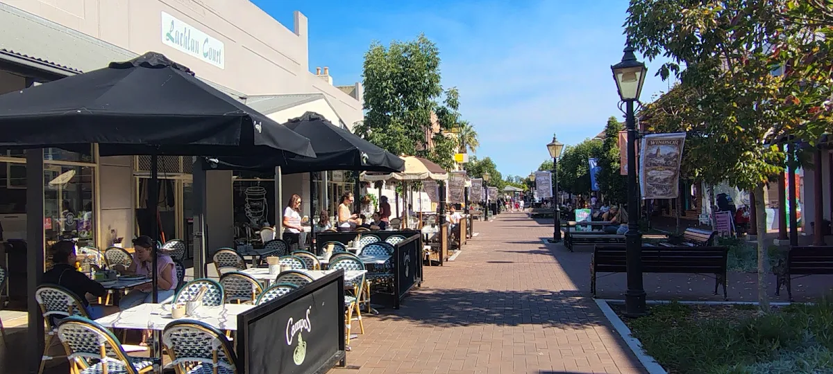 Vibe, Simon's Cafe - Best cafe in Windsor
