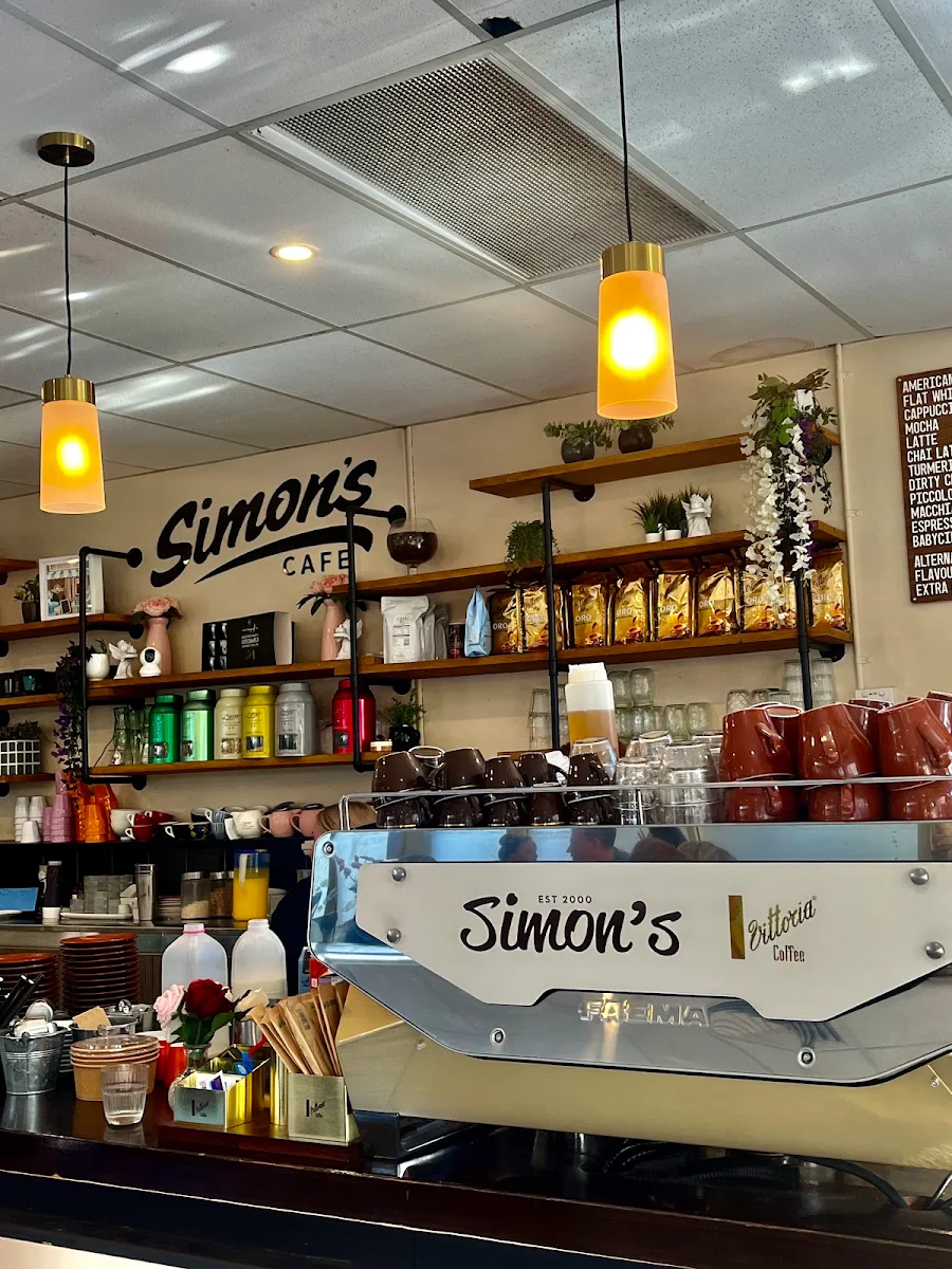 Vibe, Simon's Cafe - Best cafe in Windsor
