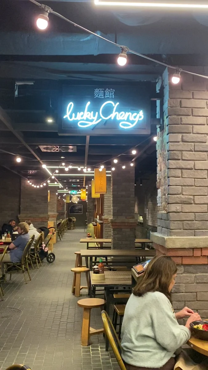 Vibe, Lucky Cheng's