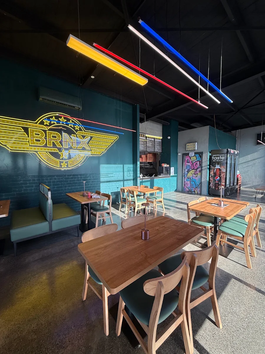 Vibe, BRNX Pizza, Burger & Hot Dogs Deer Park