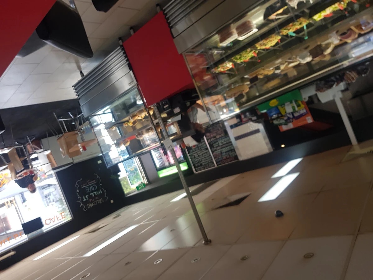 Vibe, Hall Street Cafe