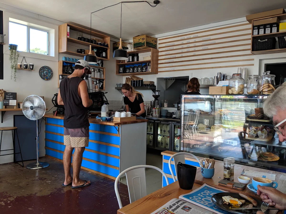Vibe, His & Hers cafe