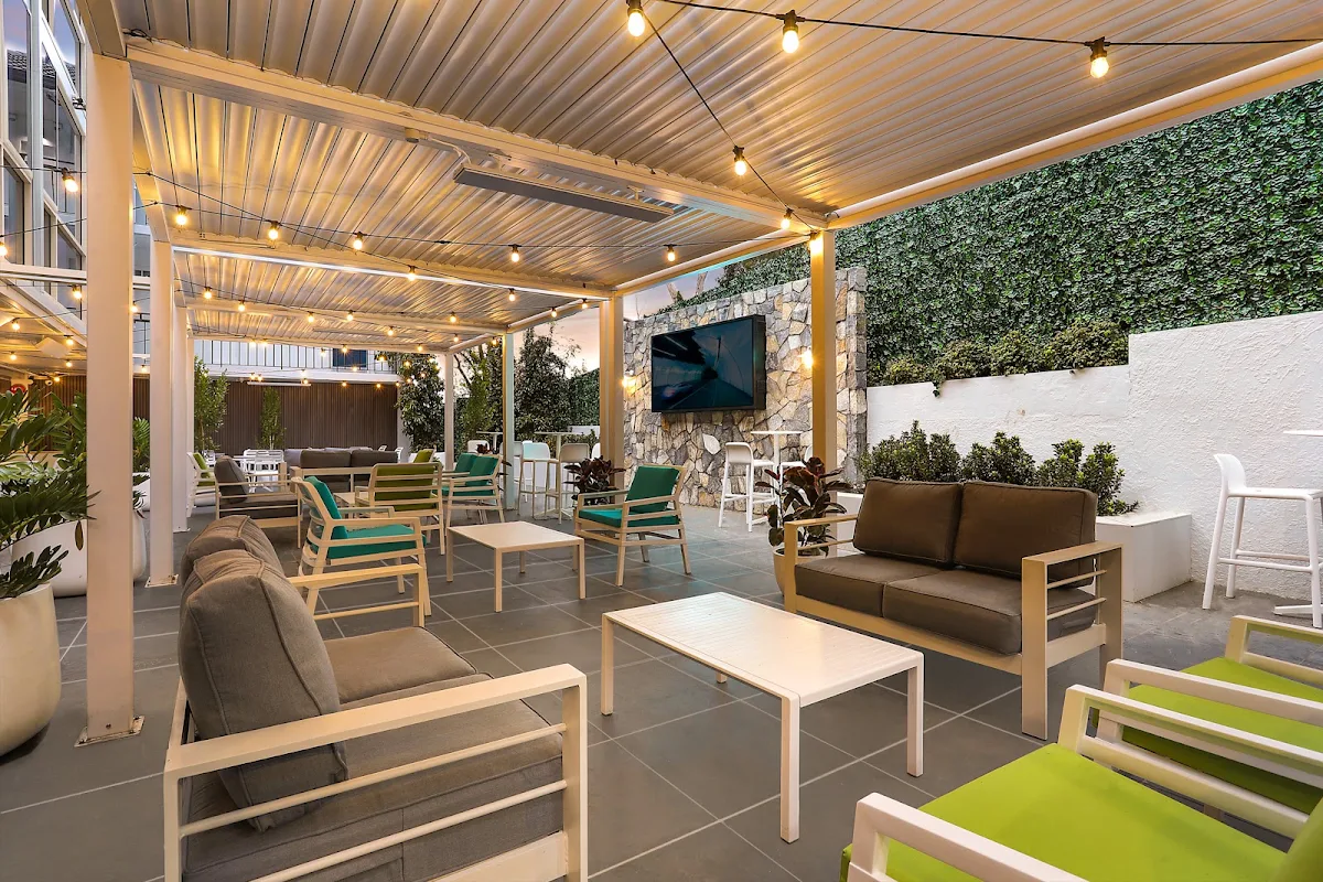 Vibe, Jacaranda Restaurant & Bar