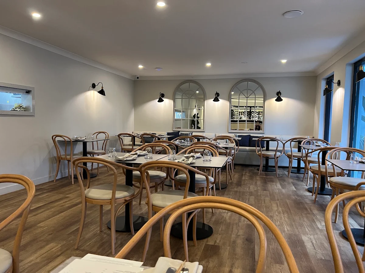 Vibe, Jacaranda Restaurant & Bar