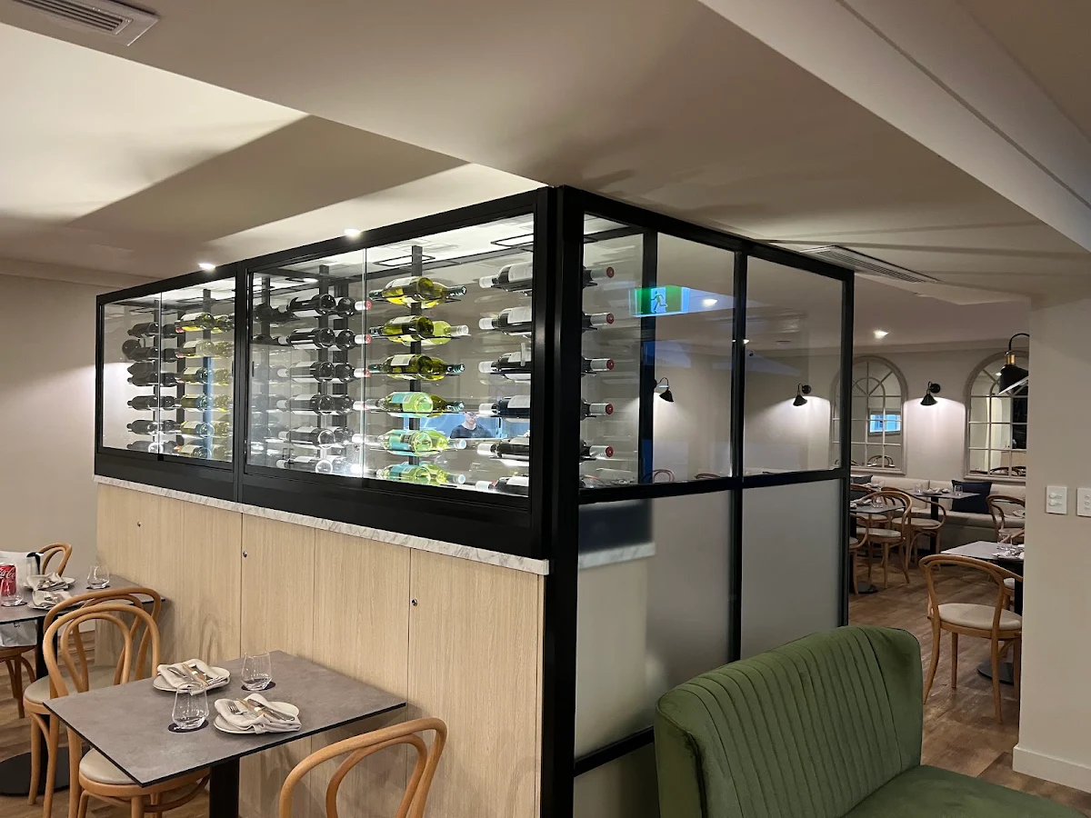 Vibe, Jacaranda Restaurant & Bar