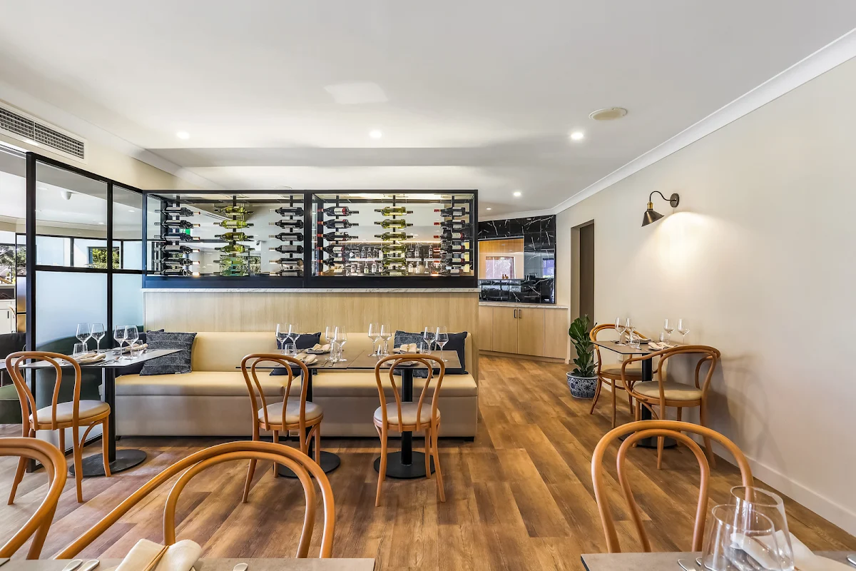 Vibe, Jacaranda Restaurant & Bar