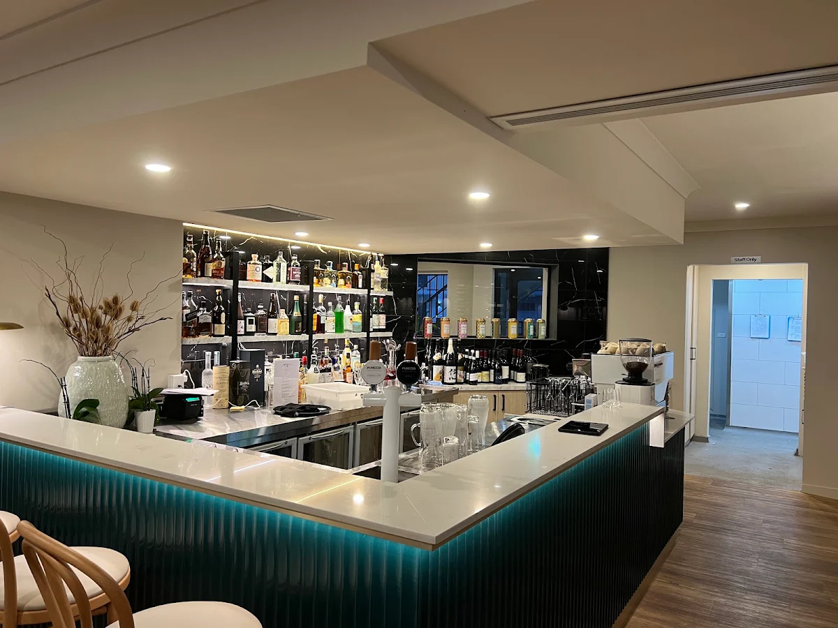 Vibe, Jacaranda Restaurant & Bar