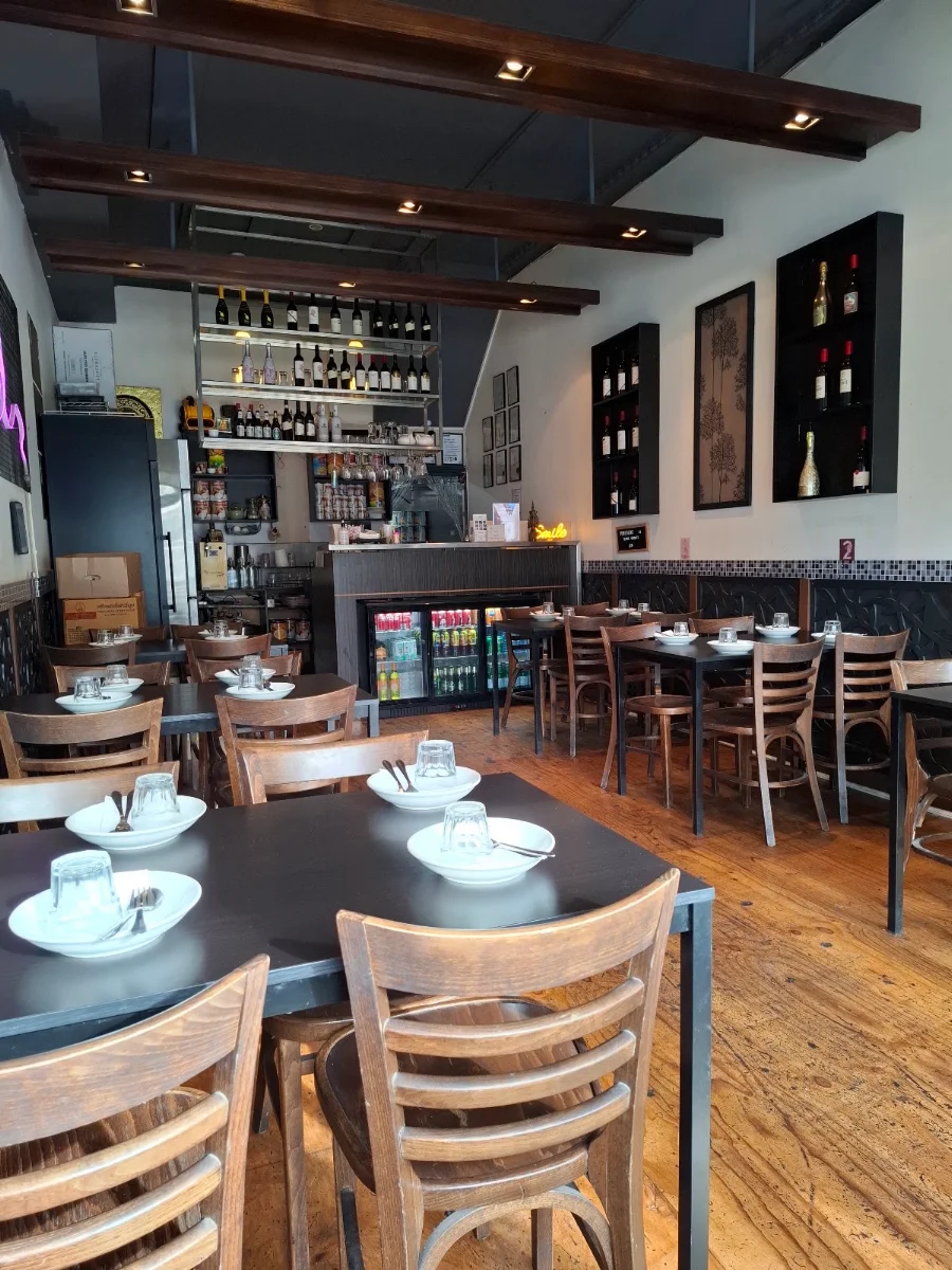 Vibe, Smile Thai Cuisine