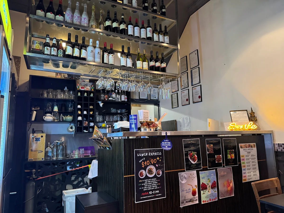Vibe, Smile Thai Cuisine