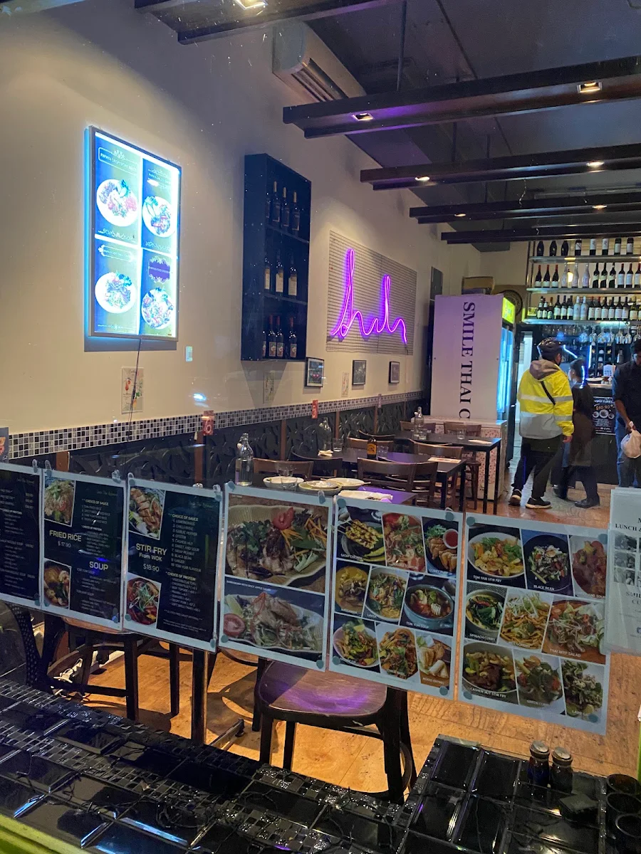 Vibe, Smile Thai Cuisine