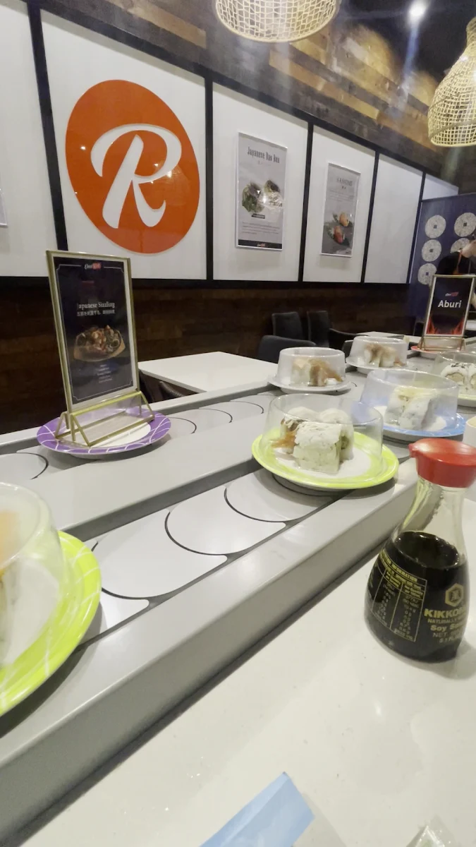 Food & drink, On a Roll Sushi Banyo