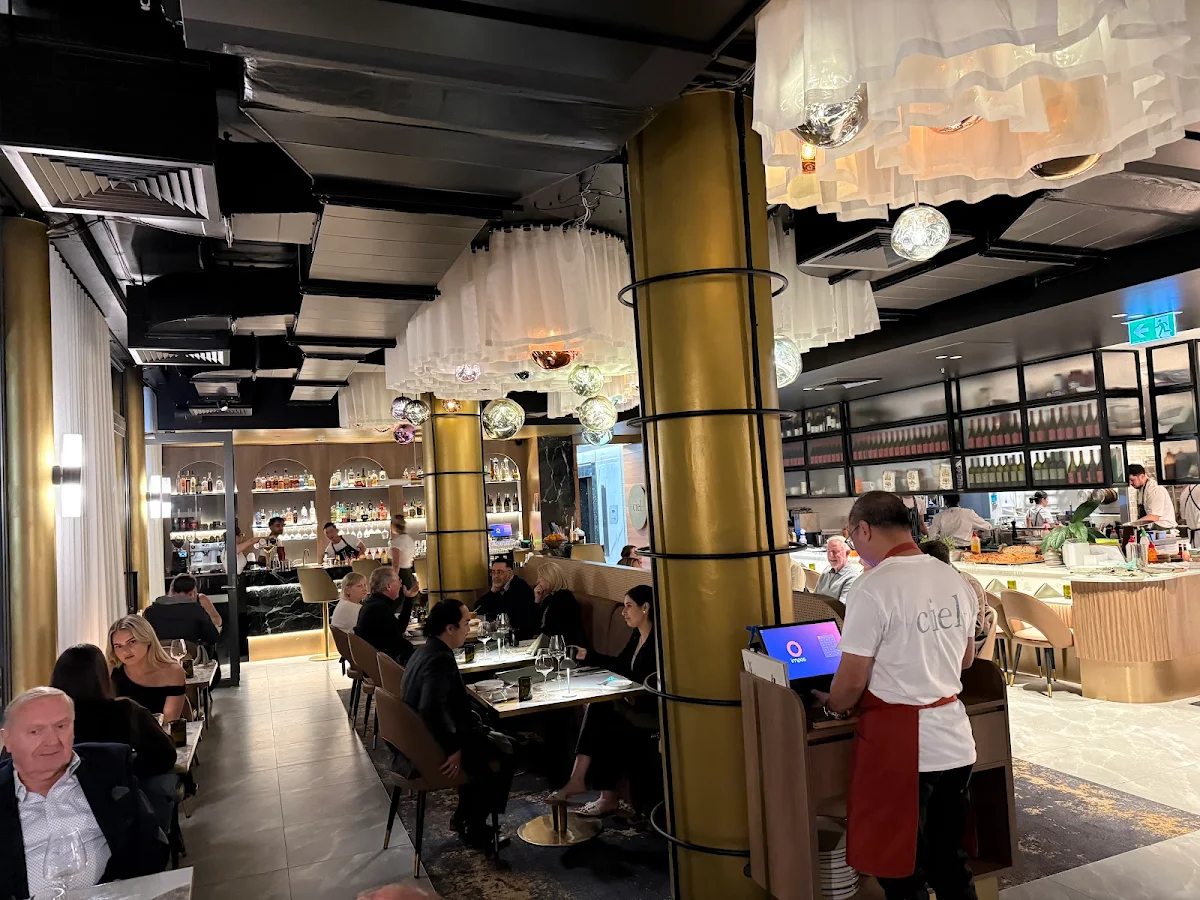 Vibe, Ciel Restaurant & Bar