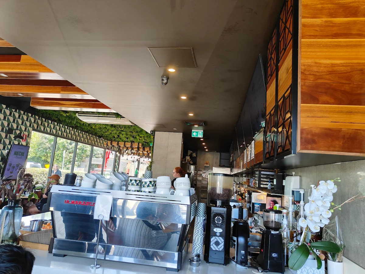 Vibe, Oliver Brown Bowral
