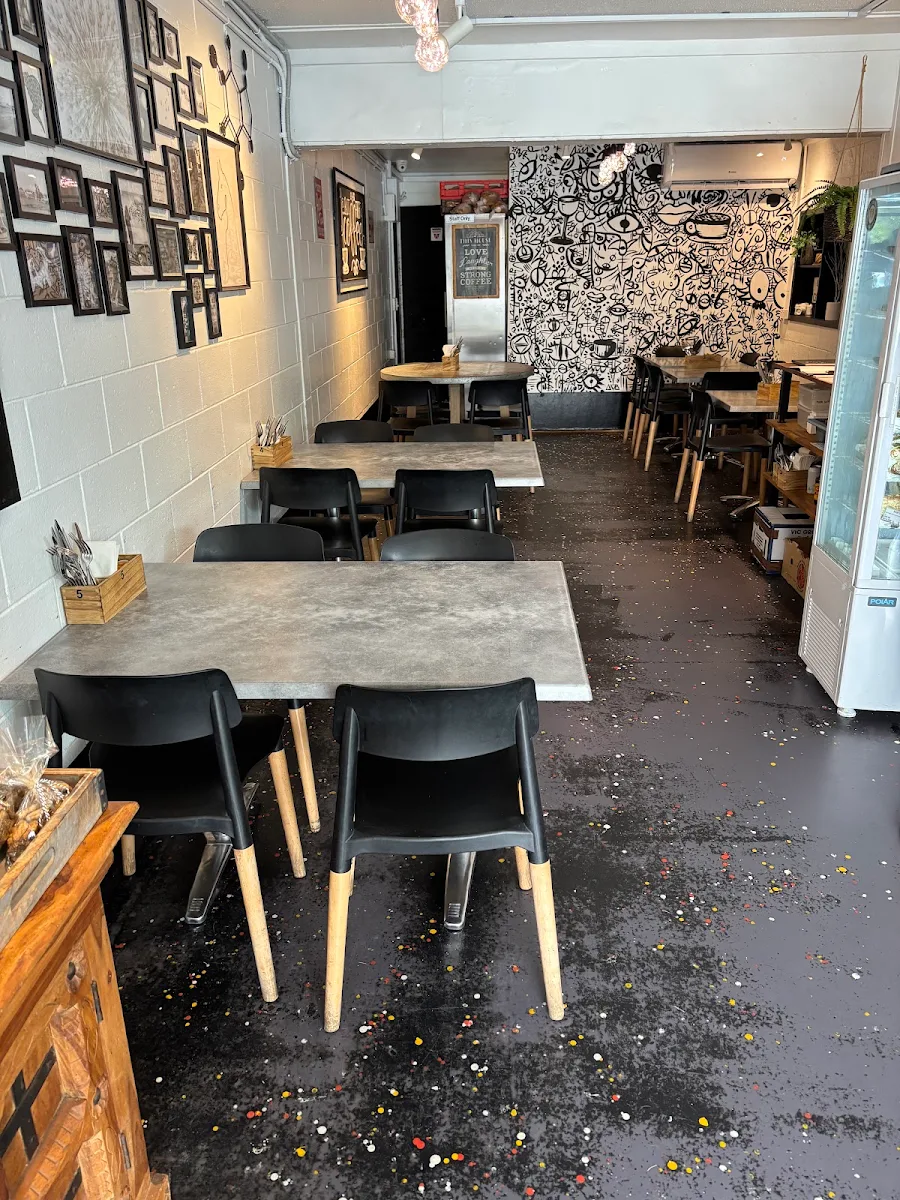 Vibe, MURRAYS on sixth