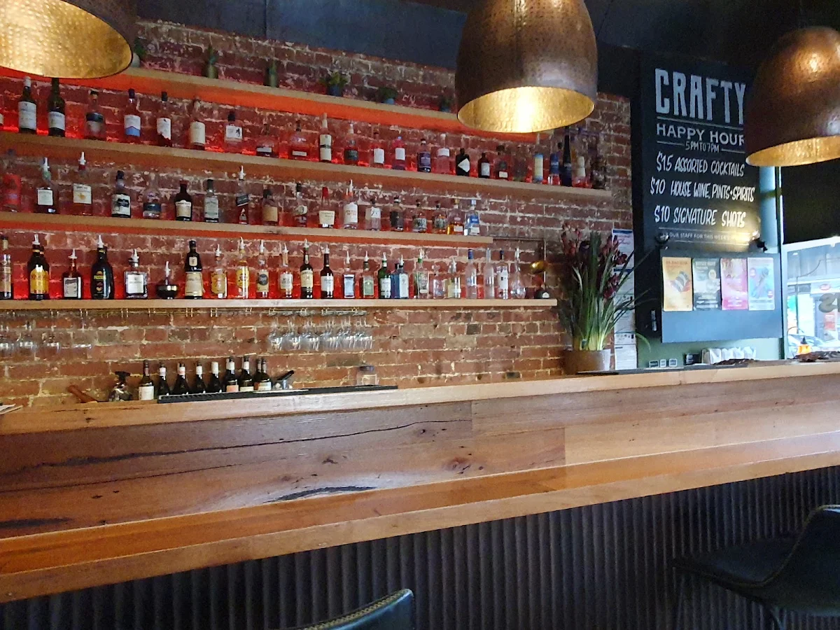 Vibe, Craftsman's Corner Bar & Kitchen