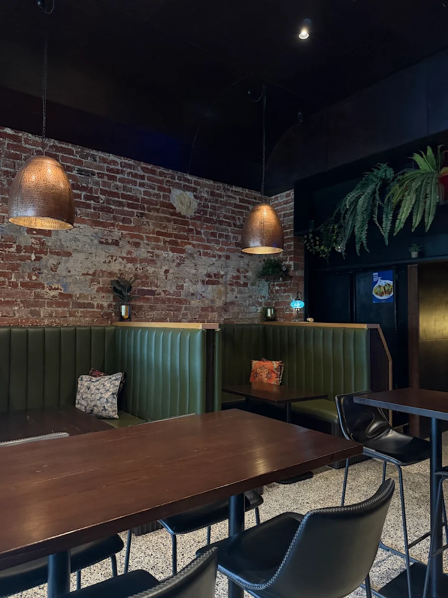 Vibe, Craftsman's Corner Bar & Kitchen