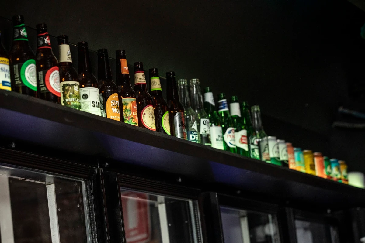 Vibe, Craftsman's Corner Bar & Kitchen