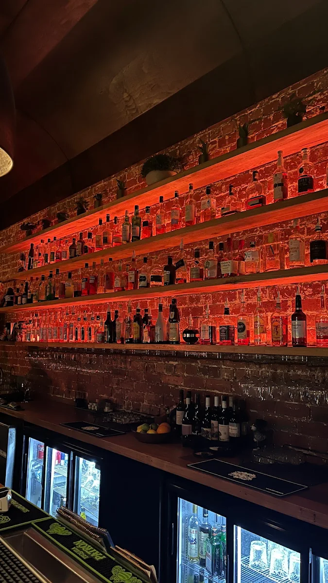 Vibe, Craftsman's Corner Bar & Kitchen