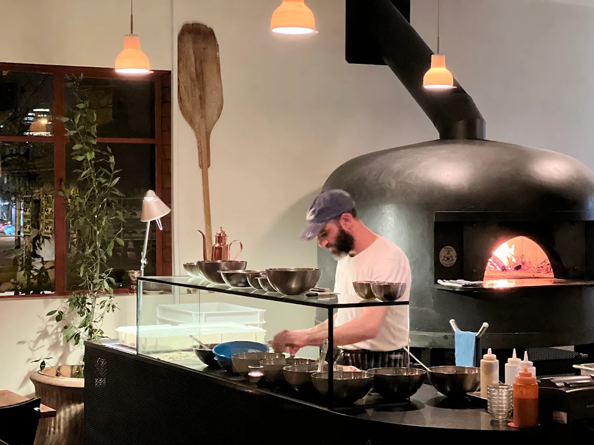 Vibe, Pizzeria Magma