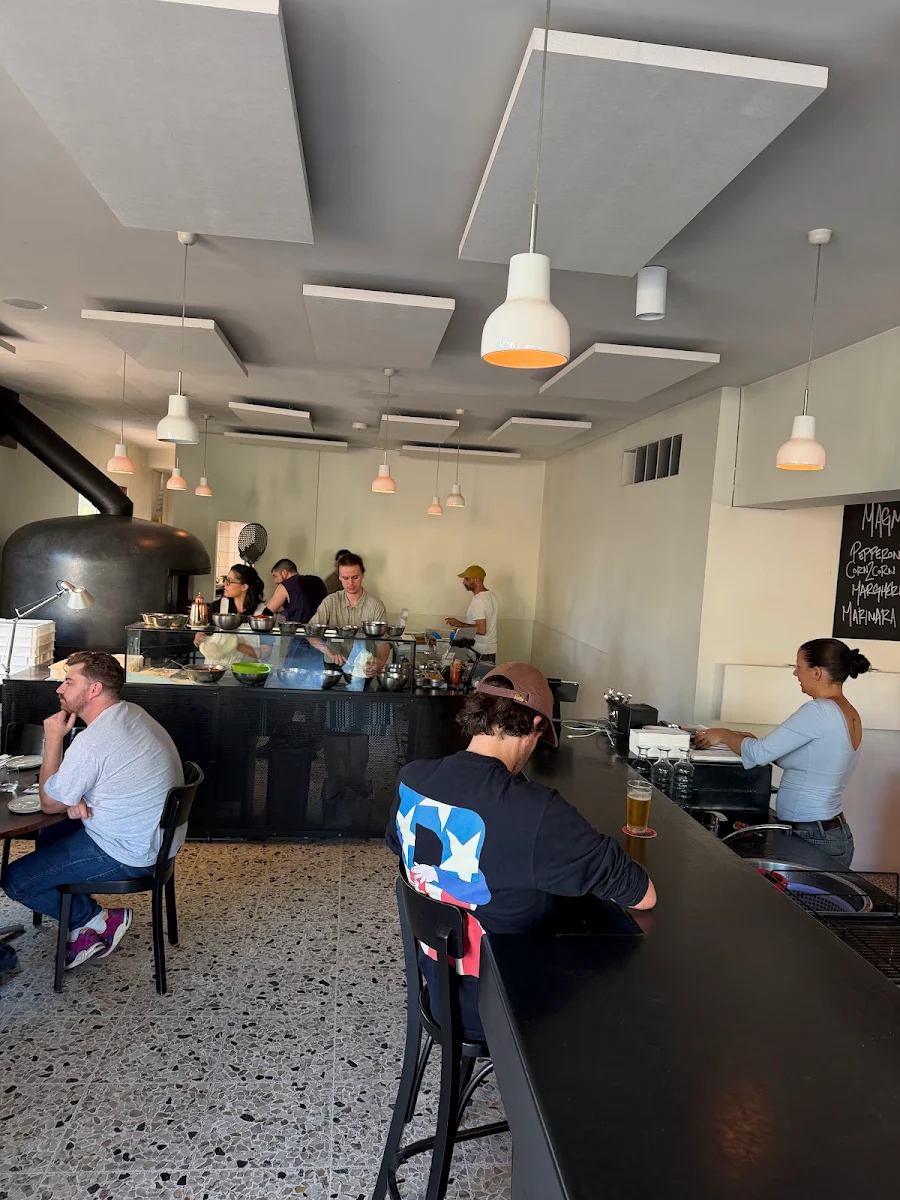 Vibe, Pizzeria Magma
