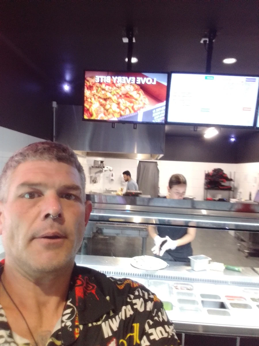Vibe, I Love Pizza Woy Woy