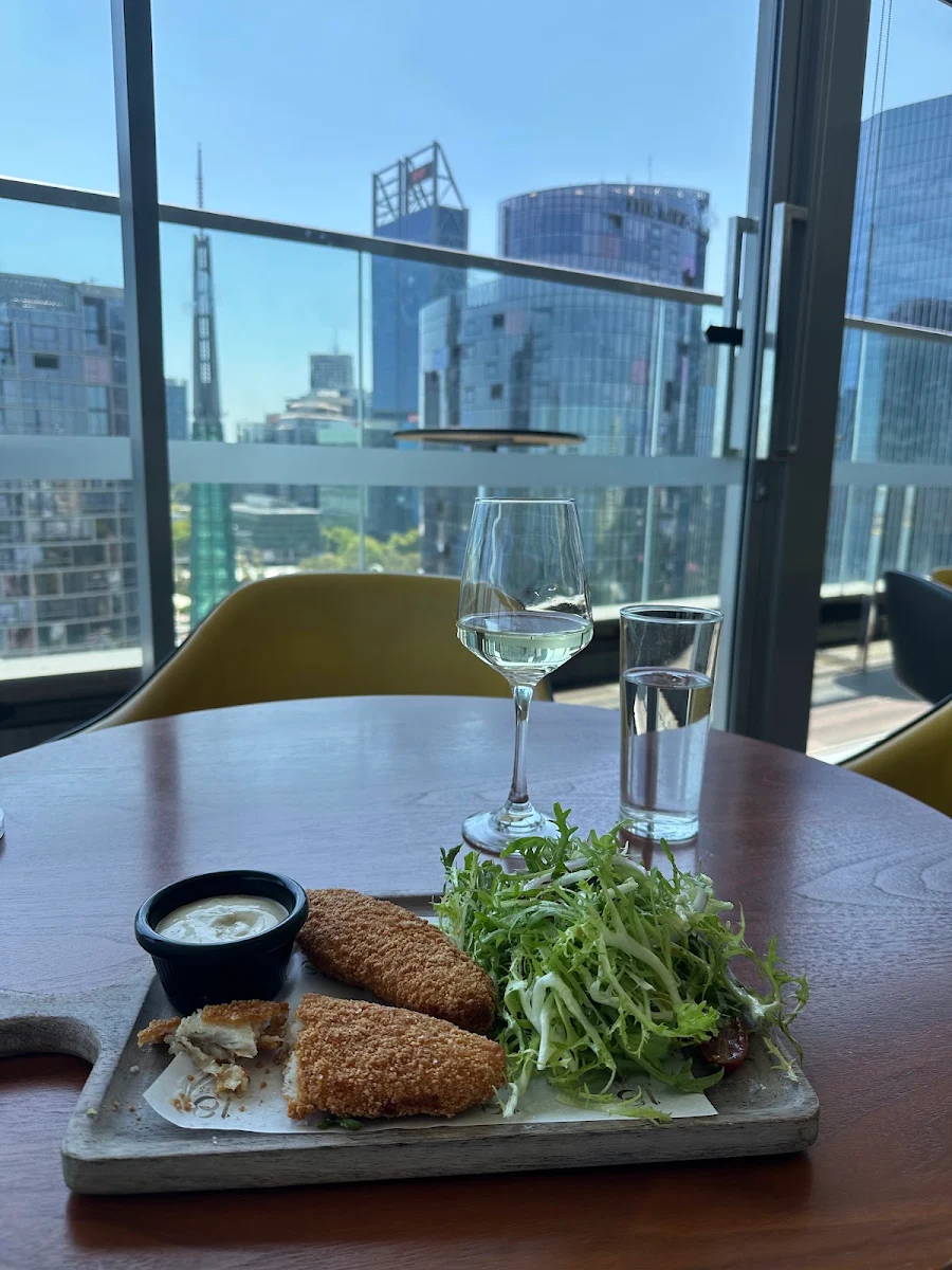 Food & drink, 18 Knots Rooftop Bar