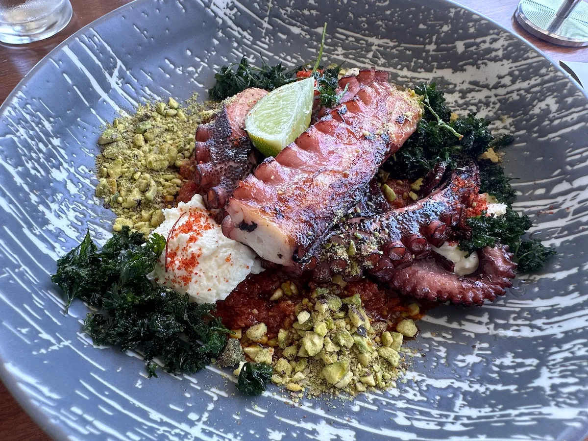 Food & drink, 18 Knots Rooftop Bar