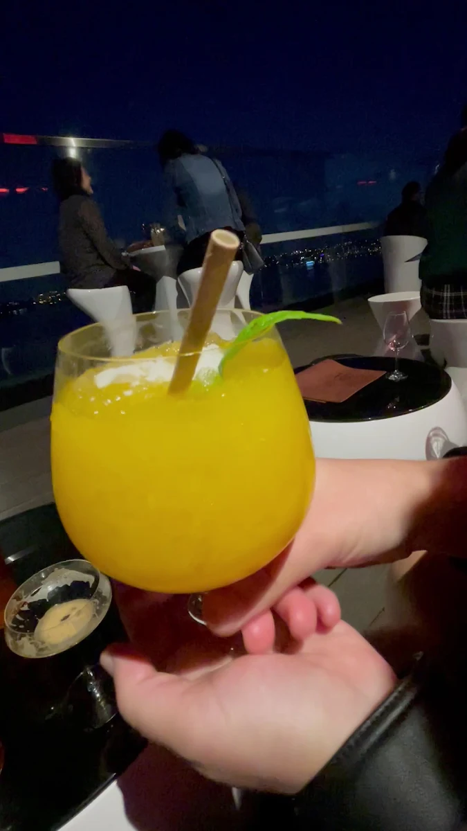 Food & drink, 18 Knots Rooftop Bar