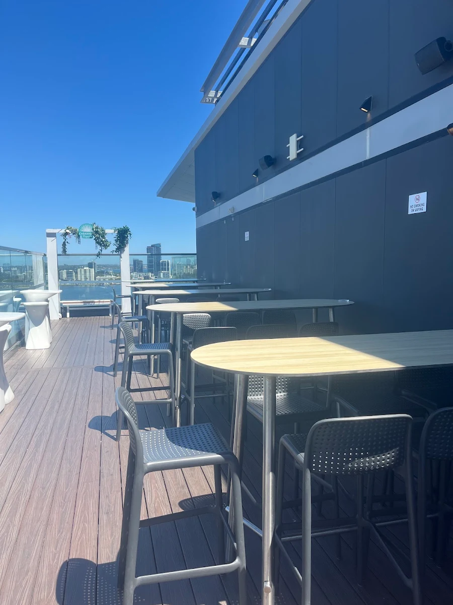 Vibe, 18 Knots Rooftop Bar