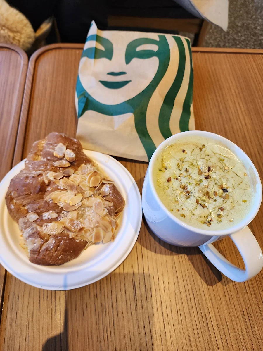 Food & drink, Starbucks Craigieburn