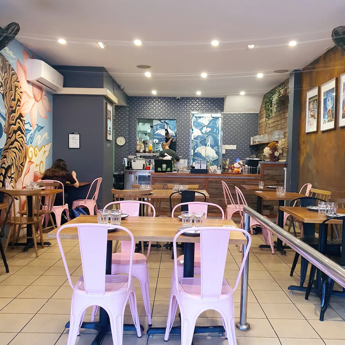 Vibe, Thai N'More