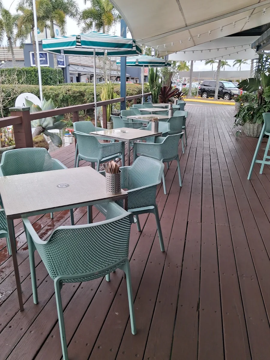 Vibe, Boardwalk Tavern