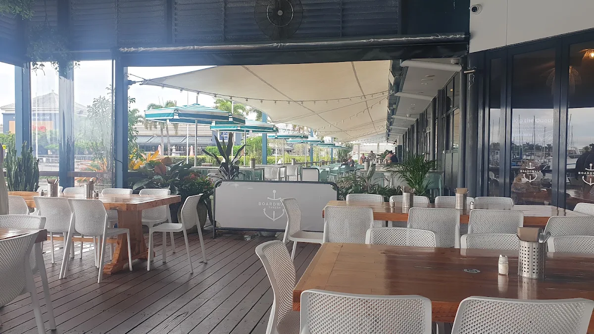 Vibe, Boardwalk Tavern