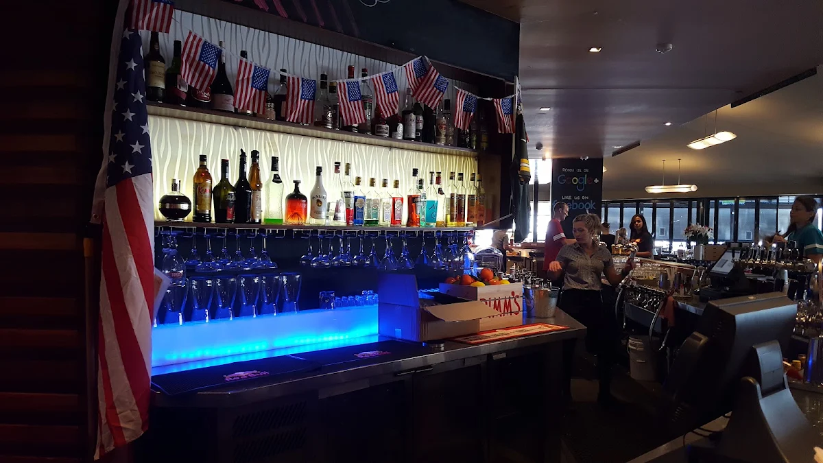 Vibe, Boardwalk Tavern