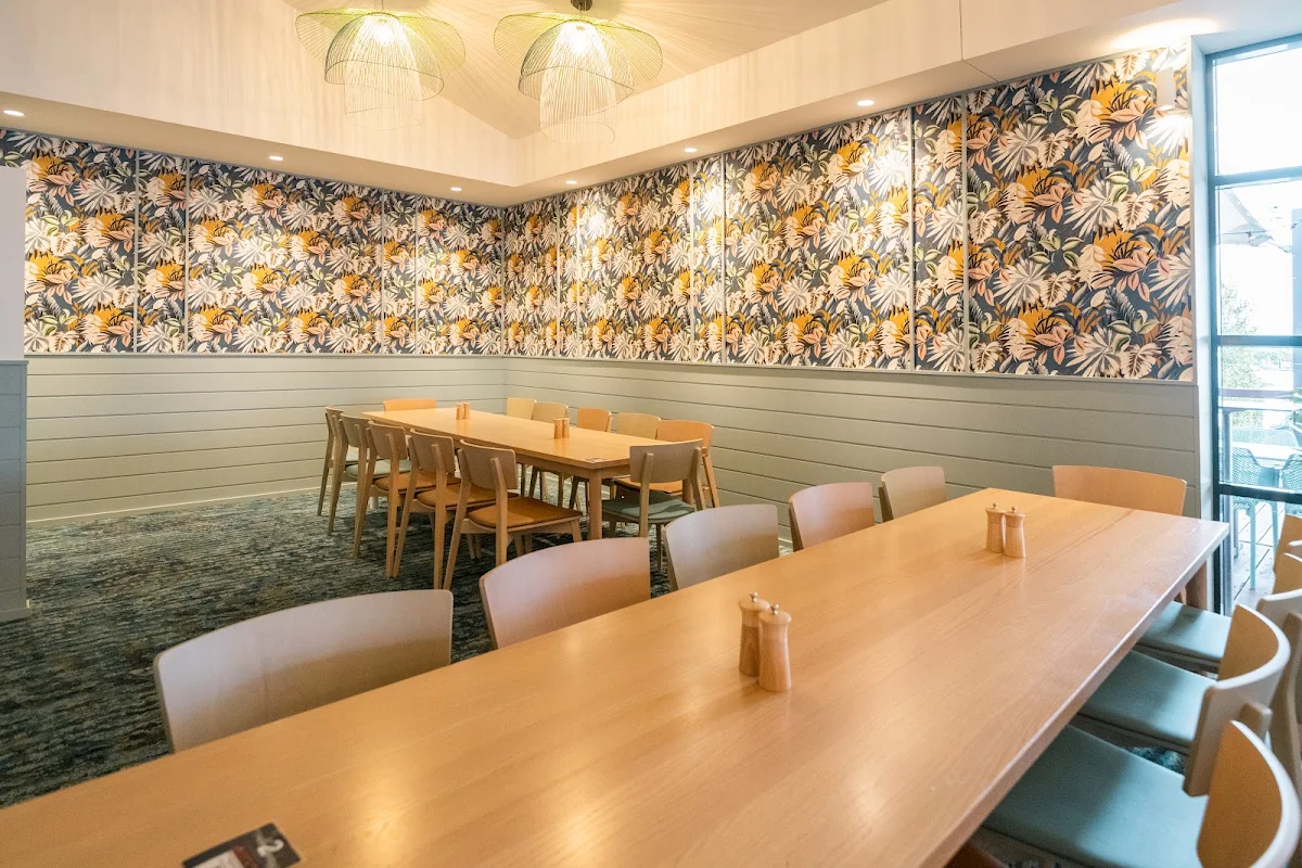 Vibe, Boardwalk Tavern