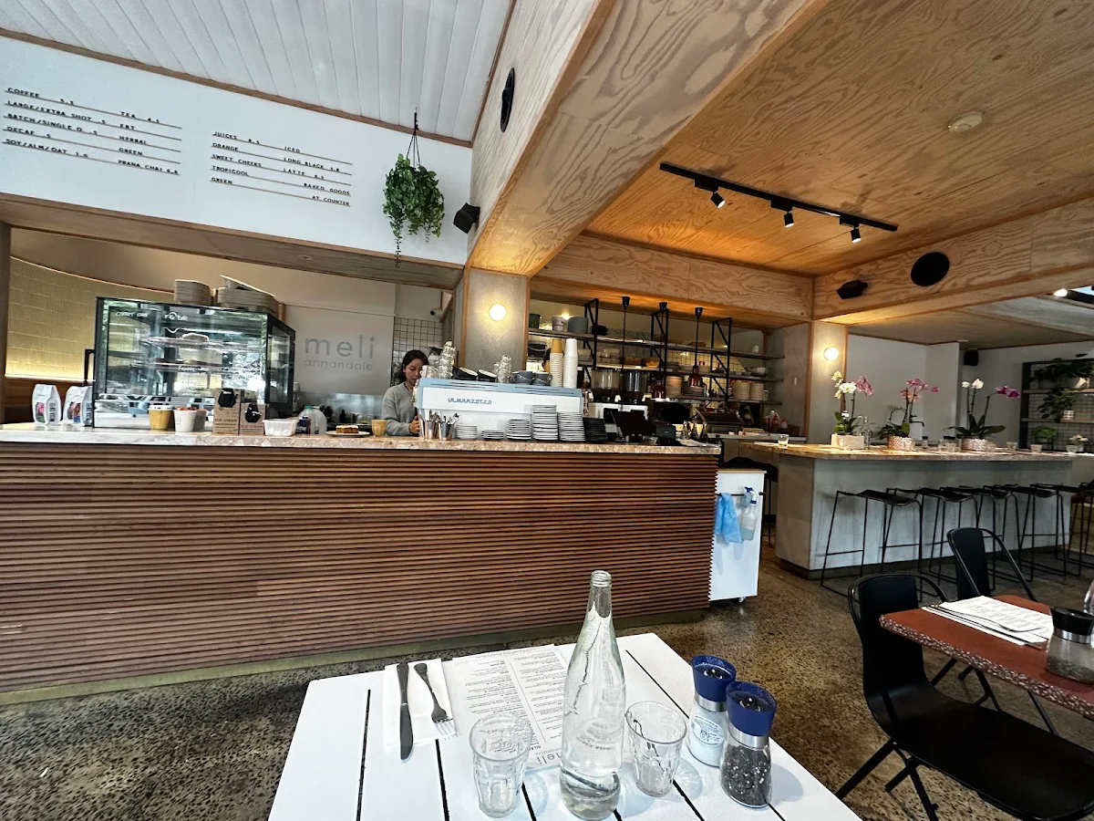 Vibe, Meli Annandale