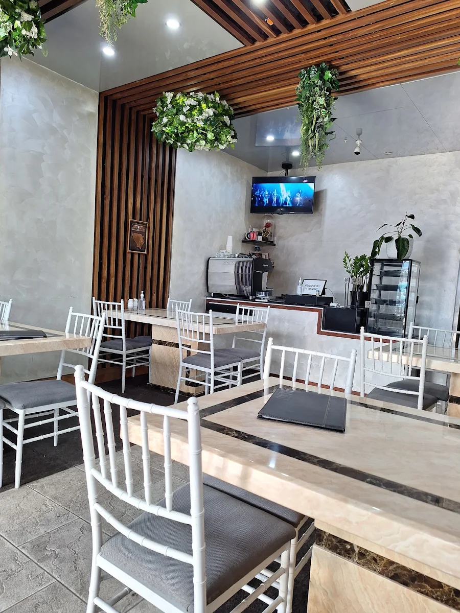 Vibe, Balkan Grill House
