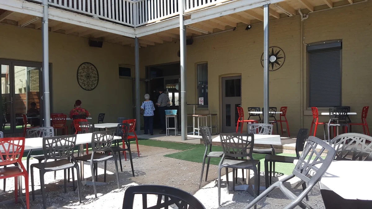 Vibe, Freemasons Hotel Molong