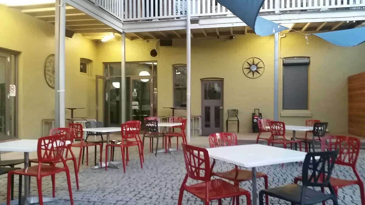Vibe, Freemasons Hotel Molong