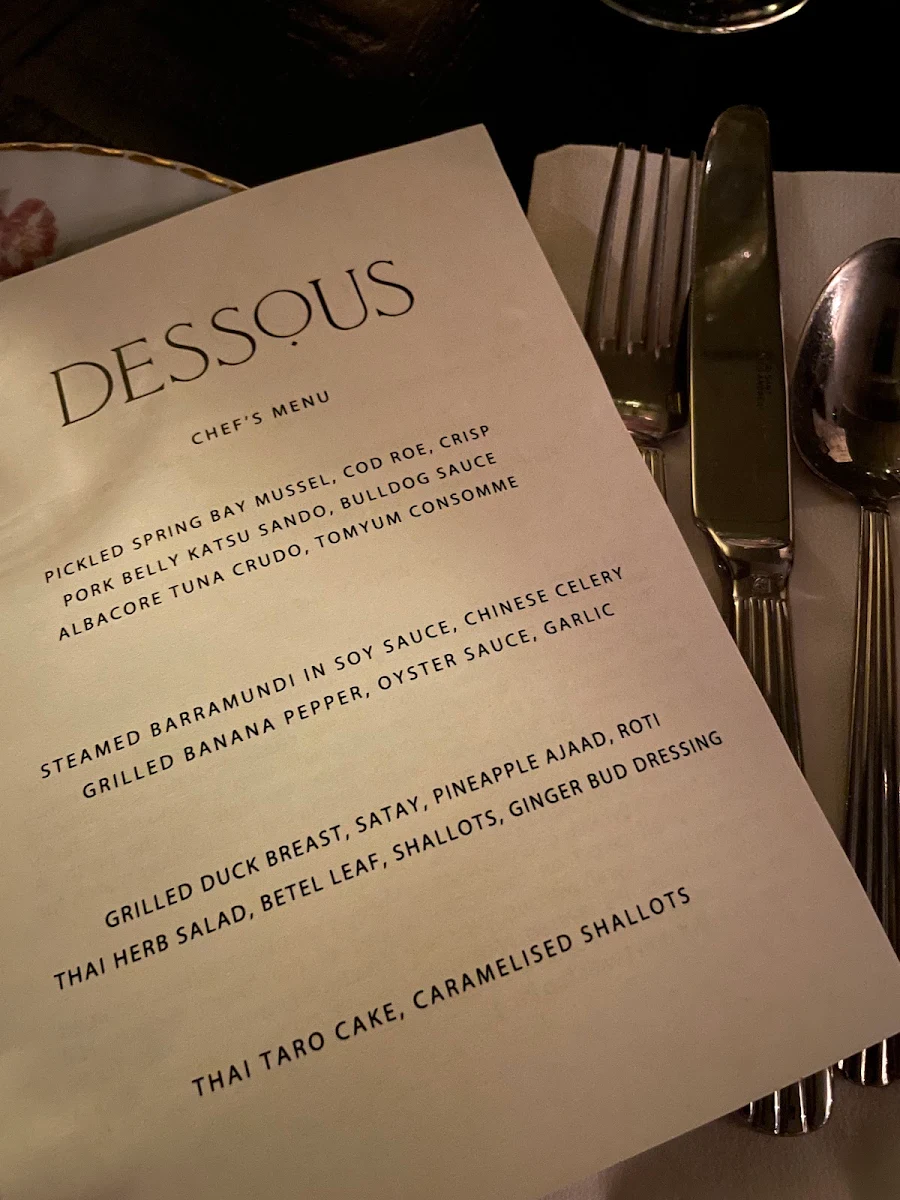 Menu, Dessous