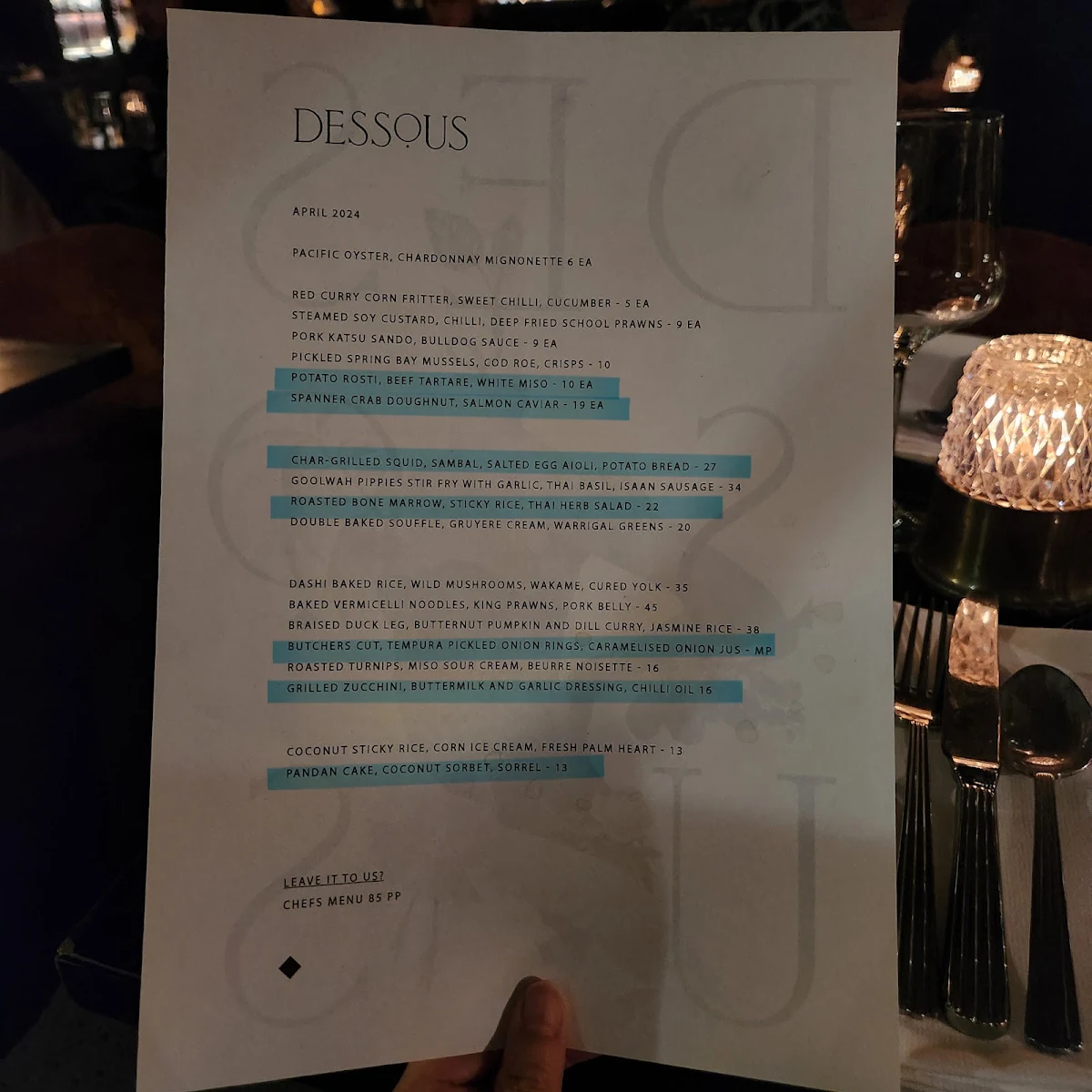 Menu, Dessous