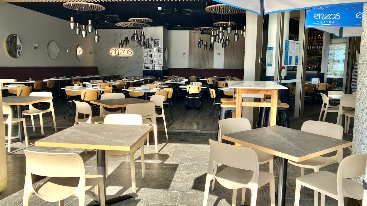 Vibe, Enzos Cucina Surfers Paradise