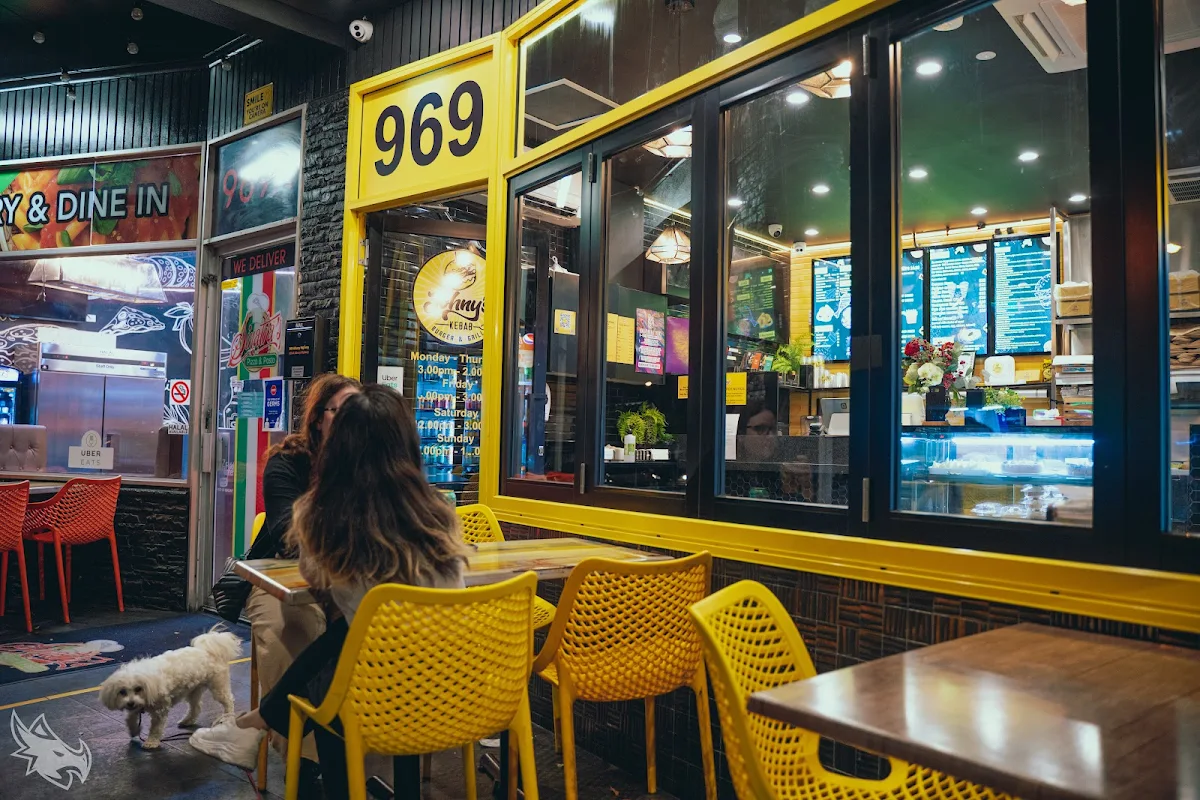Vibe, JOHNY’S KEBAB BURGER & GRILL